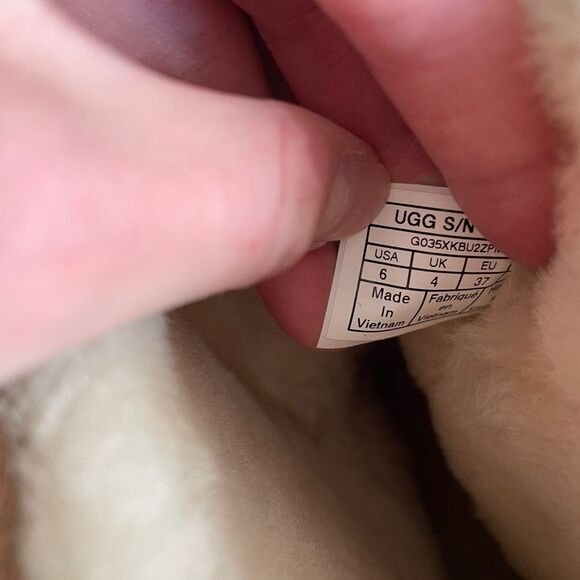 UGG Classic Short II Boots Chestnut Women Size 6 - Picture 11 of 12